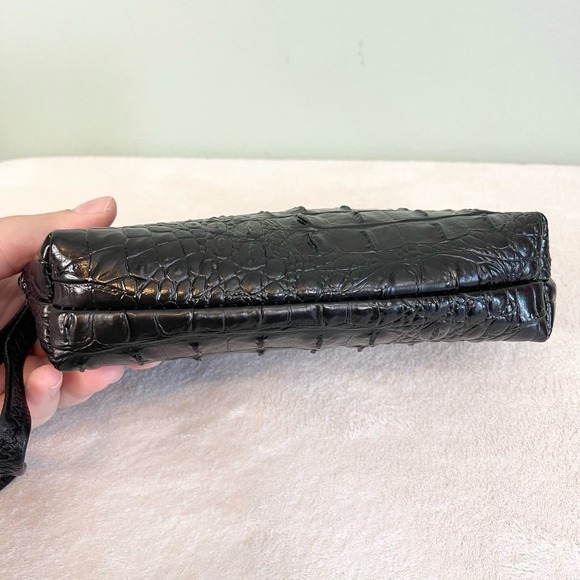 Unbranded Women Black Reptile Emboss Zip Around Wrist Strap Half-Moon Pouch NWOT - Picture 9 of 9